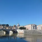 Terrace & 1930s Charm - Vatican Walk Appartamento *