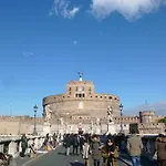 Terrace & 1930s Charm - Vatican Walk Appartamento