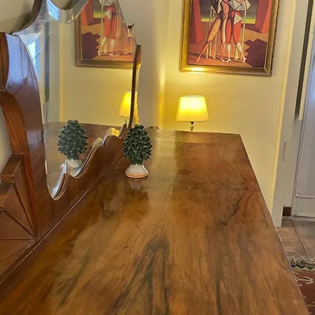 Terrace & 1930s Charm - Vatican Walk Apartament *