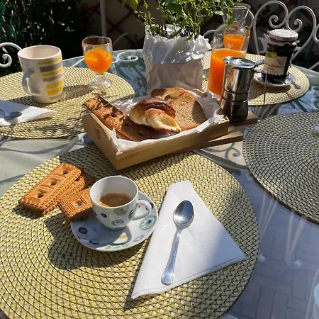 Apartament Terrace & 1930s Charm - Vatican Walk