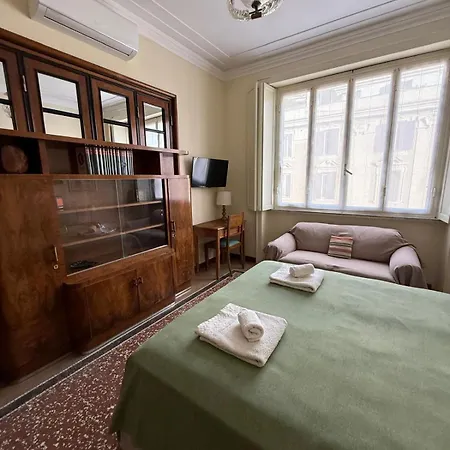 Апартаменты Private Terrace & Antique Decor - 1930S Heritage Apartment Steps From The Vatican *