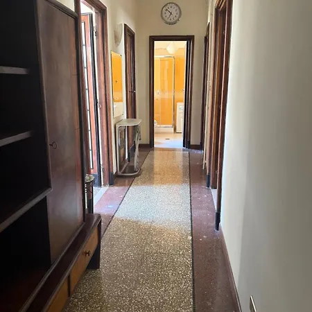 Daire Terrace & 1930s Charm - Vatican Walk