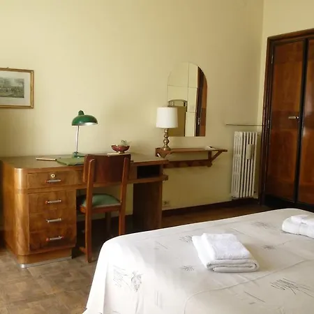Terrace & 1930S Charm - Vatican Stroll Daire *