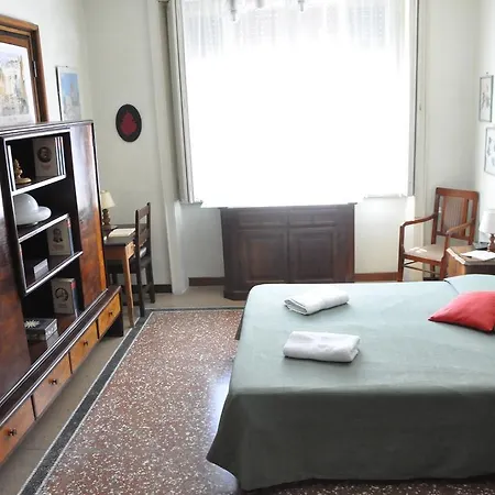 Private Terrace & Antique Decor - 1930S Heritage Apartment Steps From The Vatican